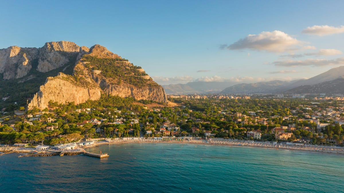 Palermo — targi, arabsko-normańska architektura i wieczorne życie miasta